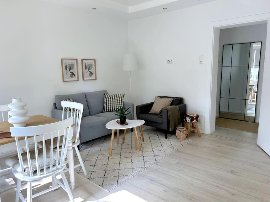 Country Style Apartment With Balcony Near Fair Hanôver Exterior foto